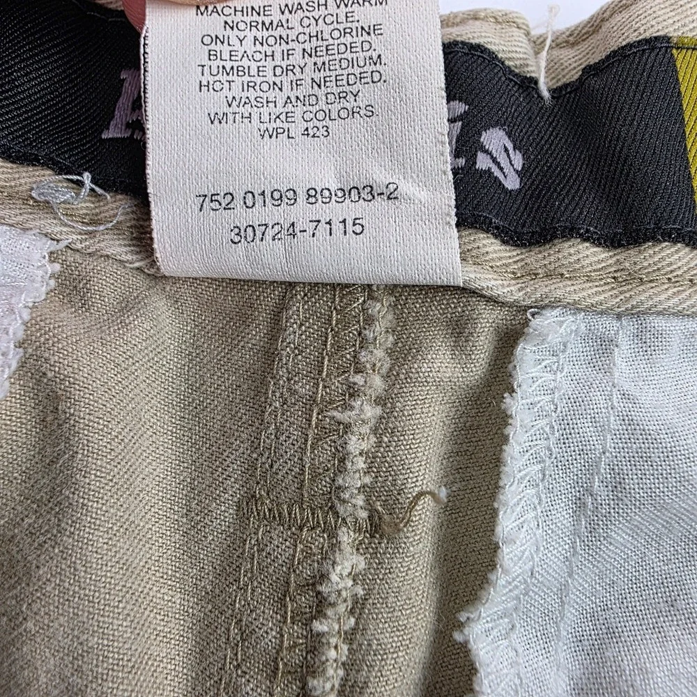 Vintage 1990s Women's Levi's Silver‎ Tab Khakis Cargo Shorts Size 18